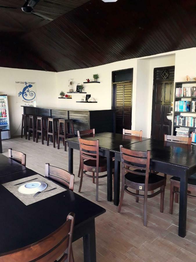 Happy Gecko Dive Resort 부나켄 외부 사진